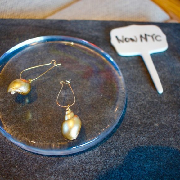 NEW Shell gold drop hook dangle conch earrings - Picture 11 of 12